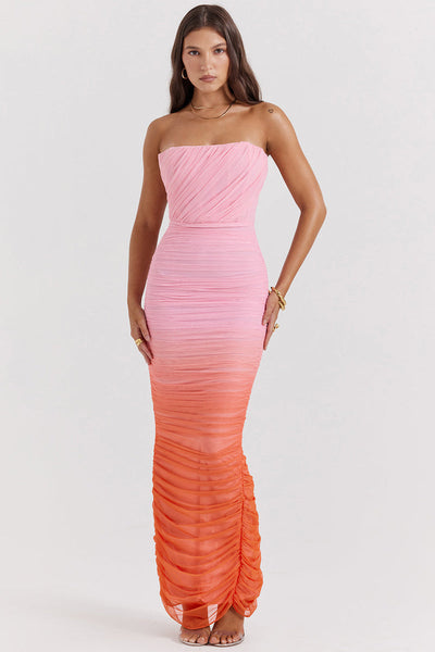Strapless maxi jurk met speelse ruches en zwierige uitstraling