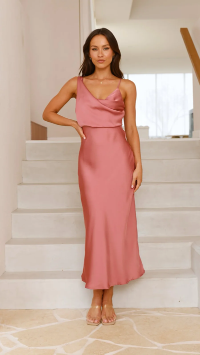 Elegante lange damesjurk met smalle bandjes