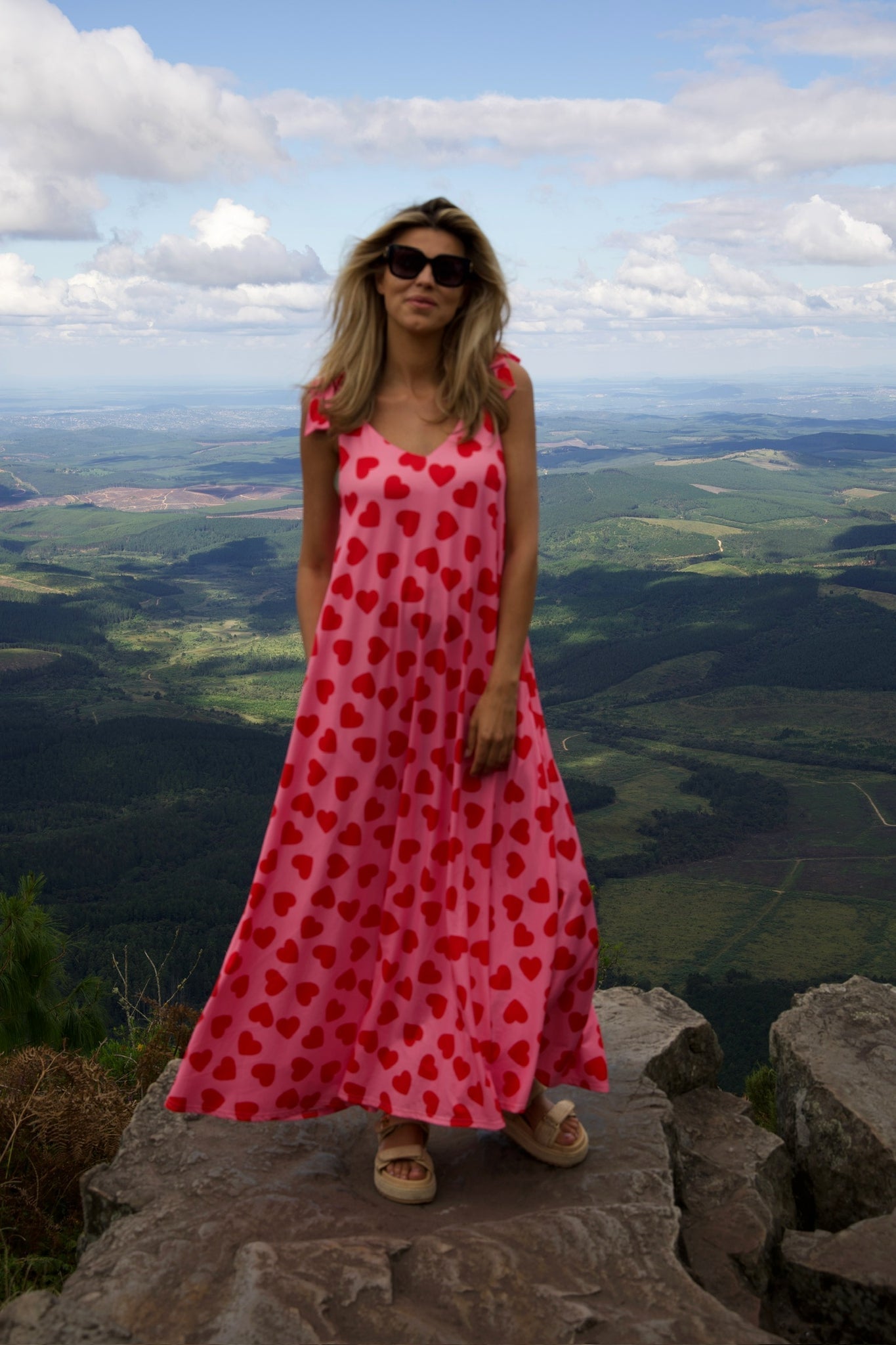 Moderne mouwloze maxi jurk met wijdvallend silhouet