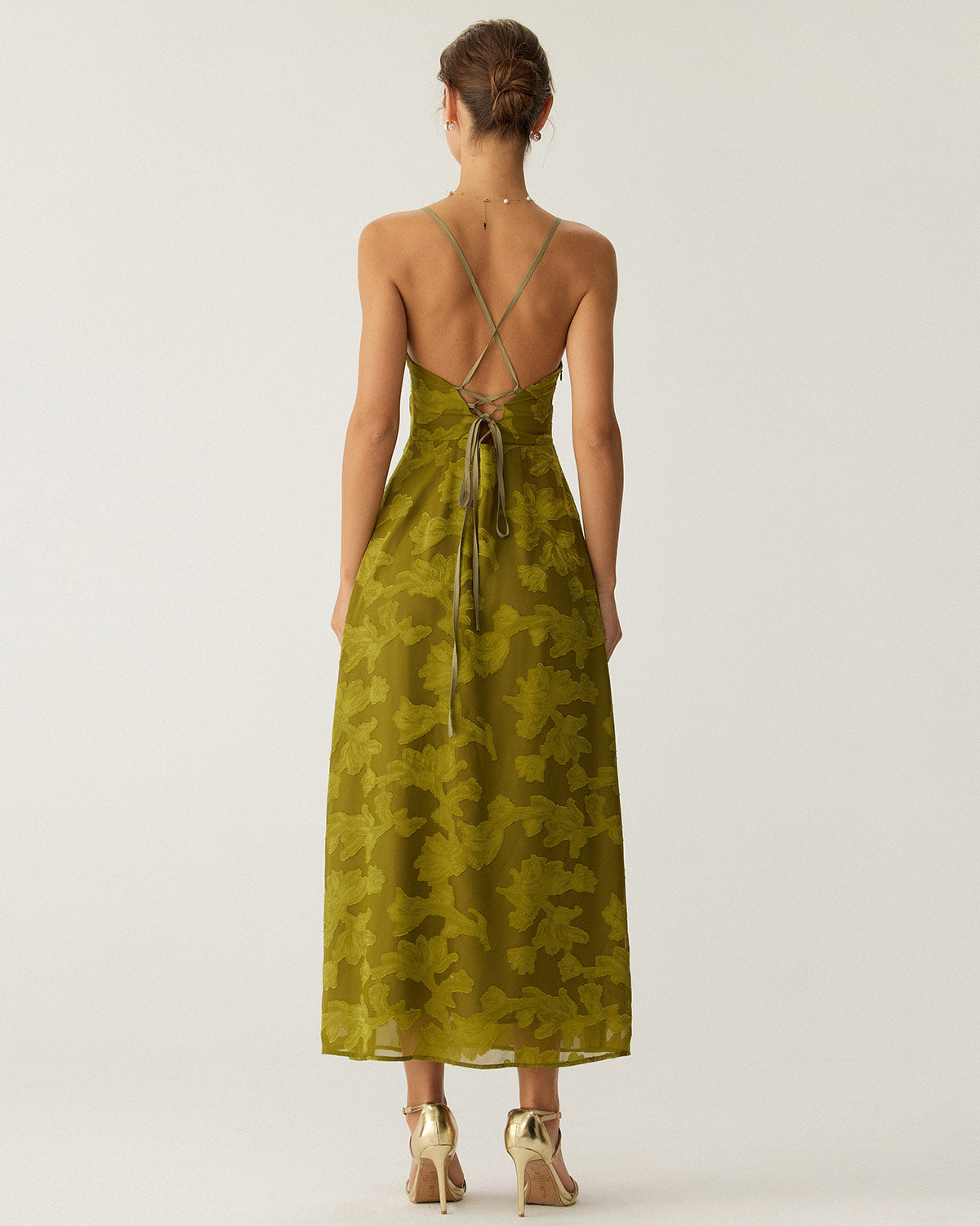 Maxi jurk met spaghettibandjes en elegante slip stijl