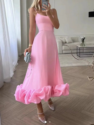 Elegante midi jurk met dunne bandjes en ruches aan de zoom