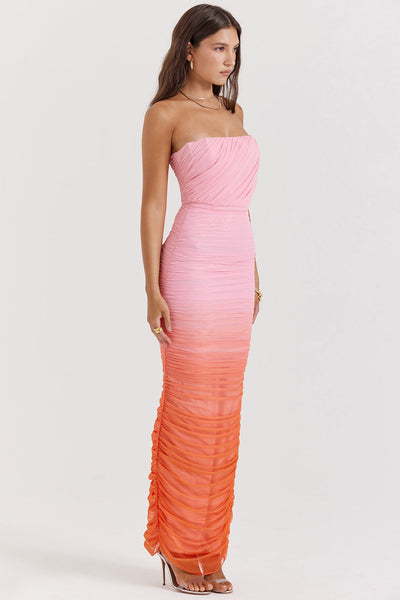 Strapless maxi jurk met speelse ruches en zwierige uitstraling