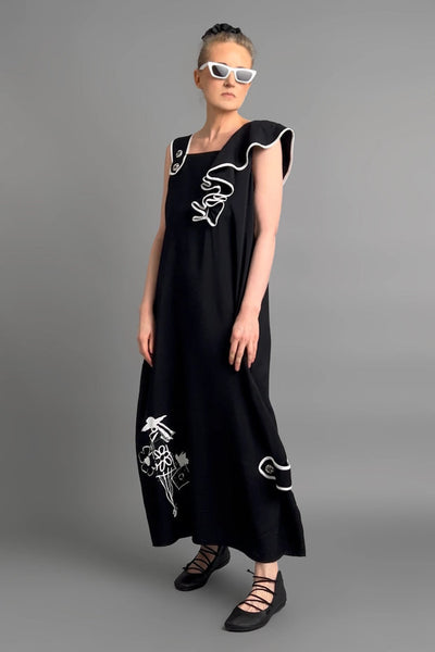 Maxi jurk met elegante uitstraling in losse avant-garde stijl