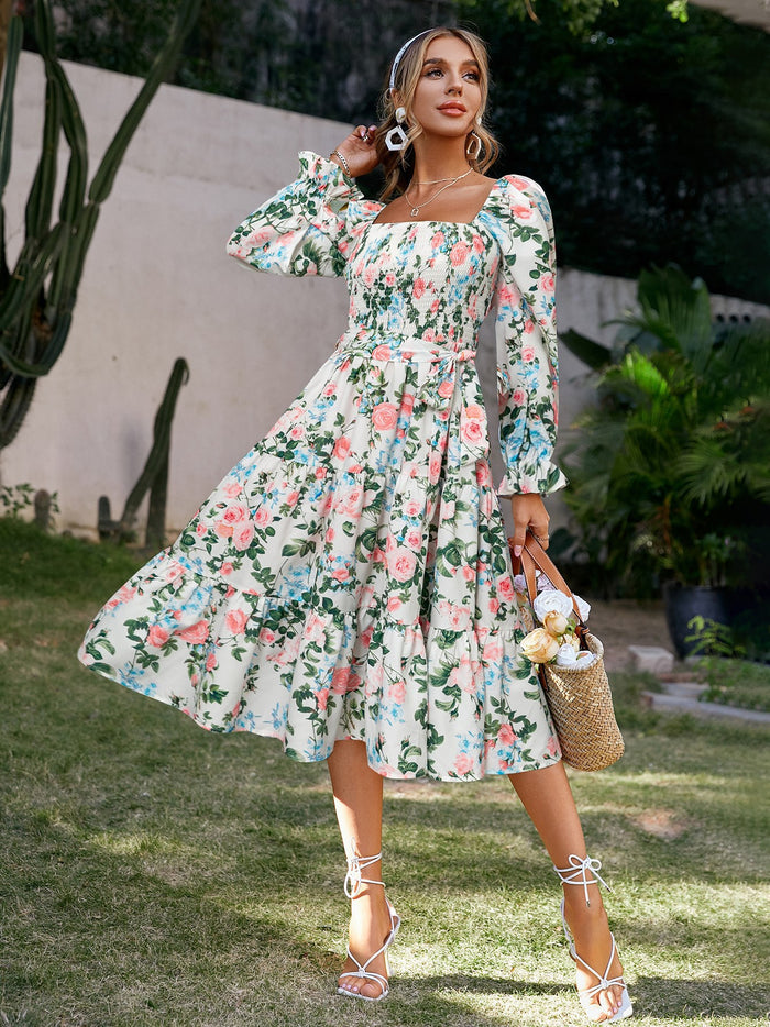 Lange damesjurk met vierkante hals bloemenprint en boho stijl met wijde mouwen