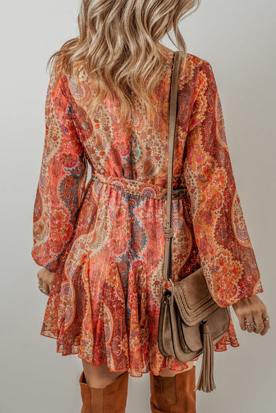 Boho mini-jurk met paisleyprint, lange mouwen en geplooide tailleband