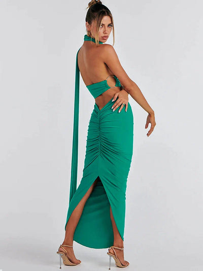 Luxe set met haltertop en asymmetrische maxi rok voor een elegante uitstraling