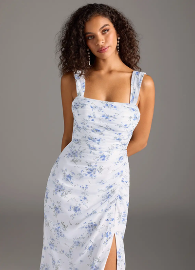 Elegante maxi jurk met vierkante halslijn en bladerenprint