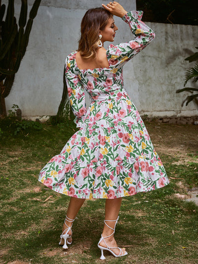 Lange damesjurk met vierkante hals bloemenprint en boho stijl met wijde mouwen
