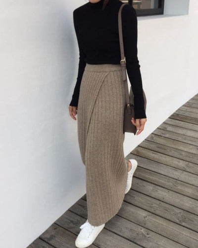 Stijlvolle warme midirok met origineel ribbelpatroon