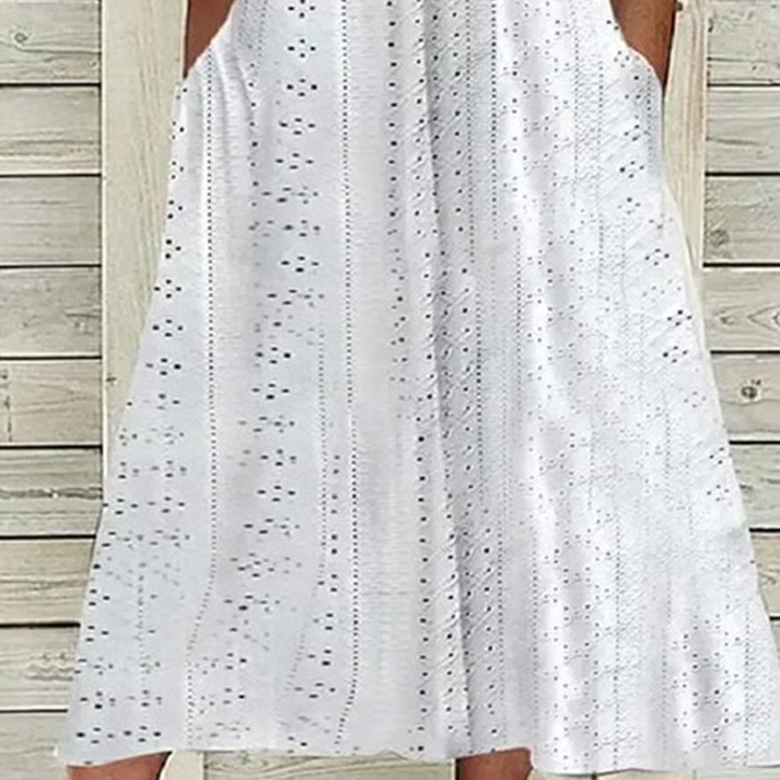 Elegante jurk met V-hals en korte mouwen met open detail