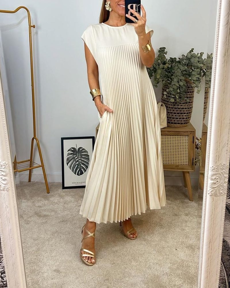 Elegante damesjurk met plooien en korte mouwen voor een stijlvolle look