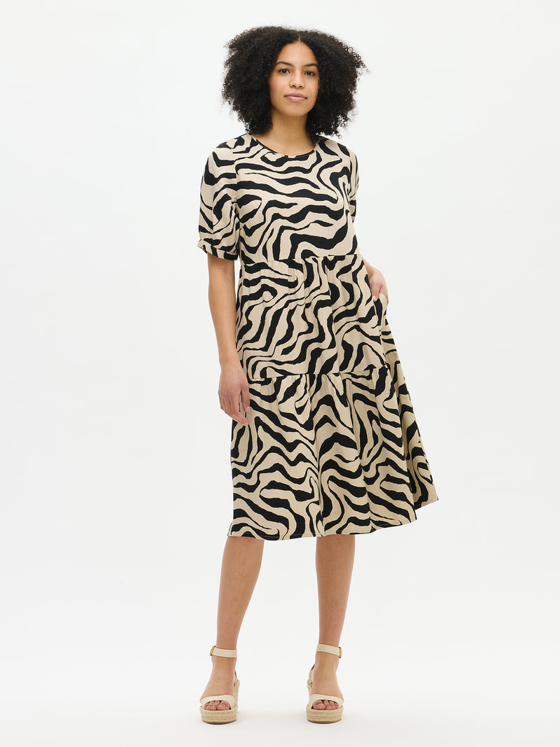 Casual midi jurk met dierenmotief en korte mouwen