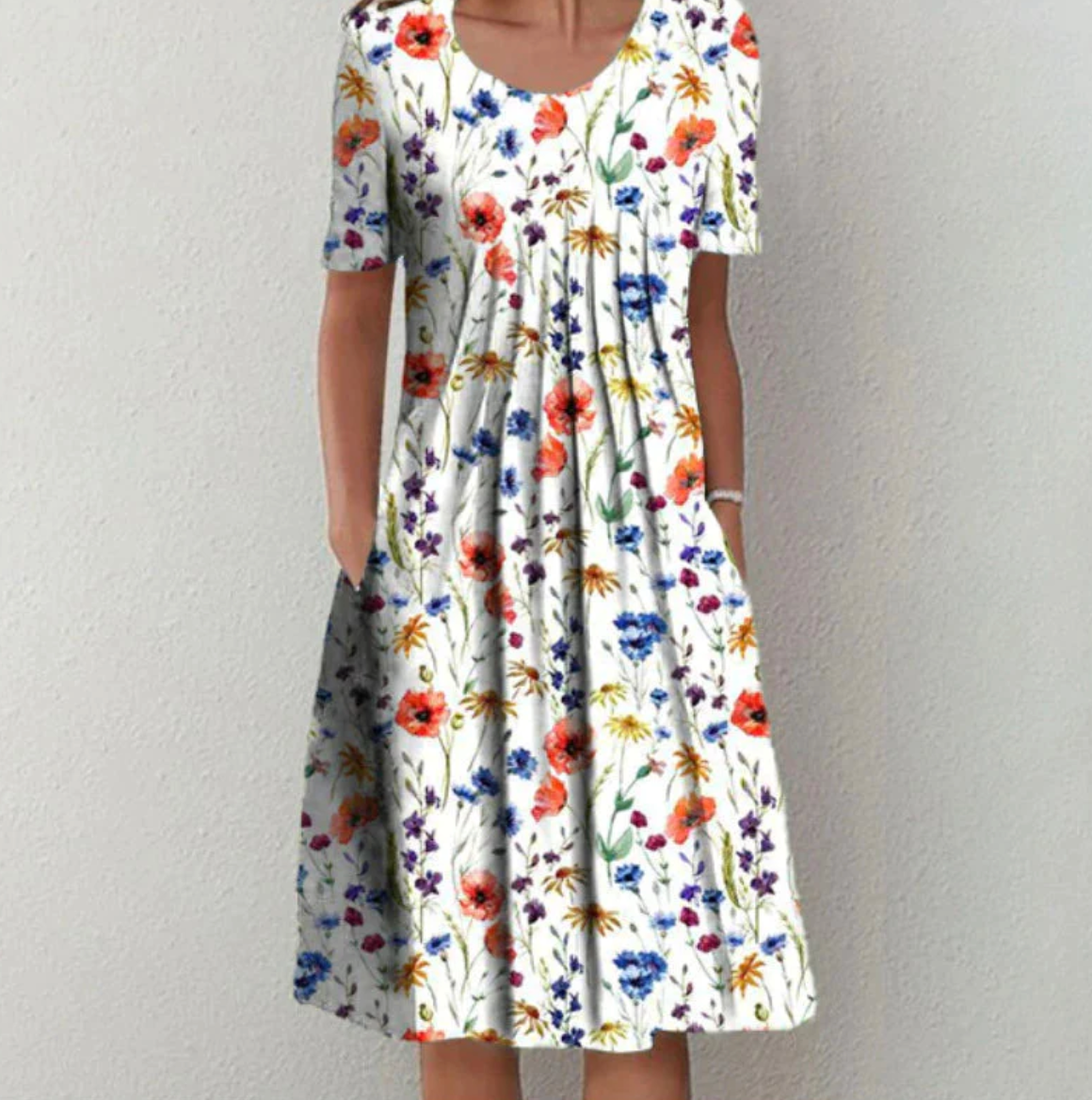 Zomerse midi jurk met patroon en korte mouwen voor een frisse look
