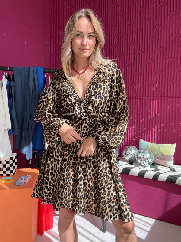 Dierenprint mini jurk met lange mouwen voor een trendy uitstraling