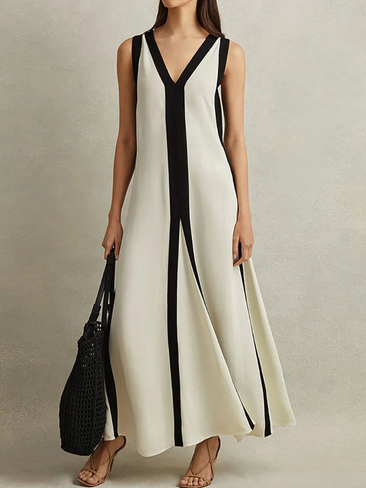 Elegante mouwloze maxi jurk met moderne uitstraling