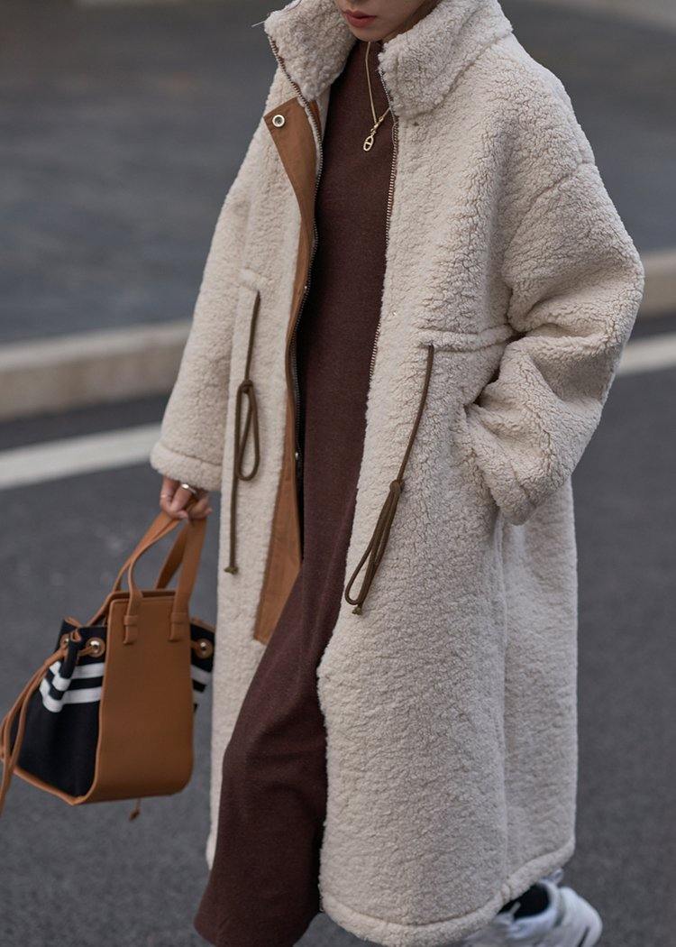 Nude Plus Size Winterjas met Hoge Hals en Trekkoord - Stijlvolle Buitenkleding voor Koude Dagen