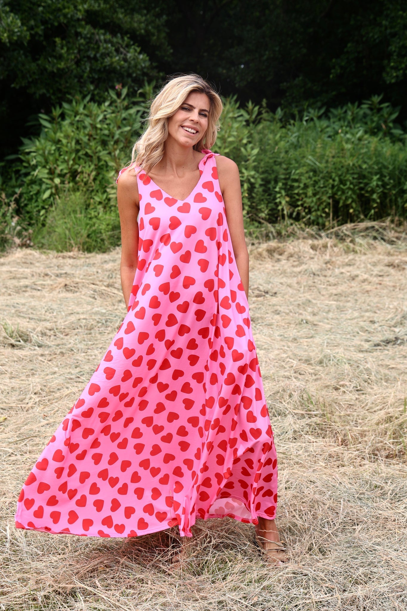 Moderne mouwloze maxi jurk met wijdvallend silhouet