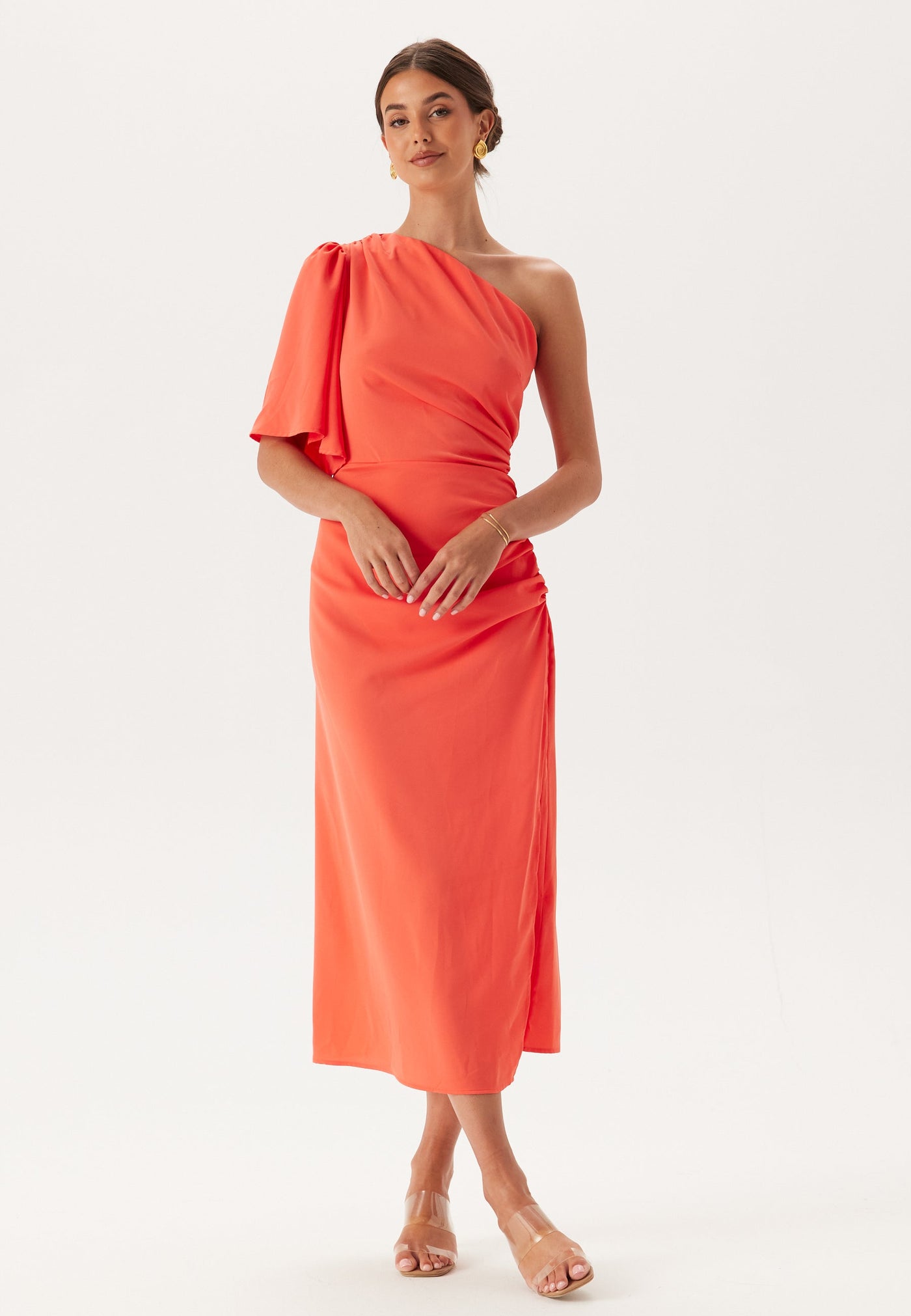 Midi jurk met één geplooide korte mouw en asymmetrisch design