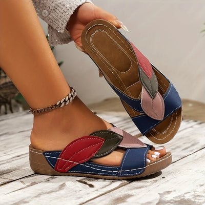 Zomerse casual sandalen met bladmotief en eigentijdse uitstraling
