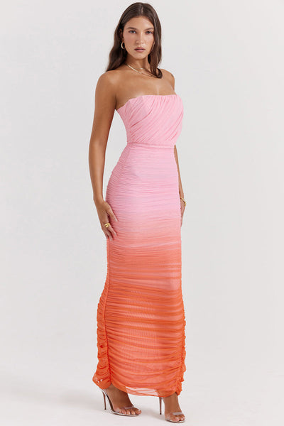 Strapless maxi jurk met speelse ruches en zwierige uitstraling