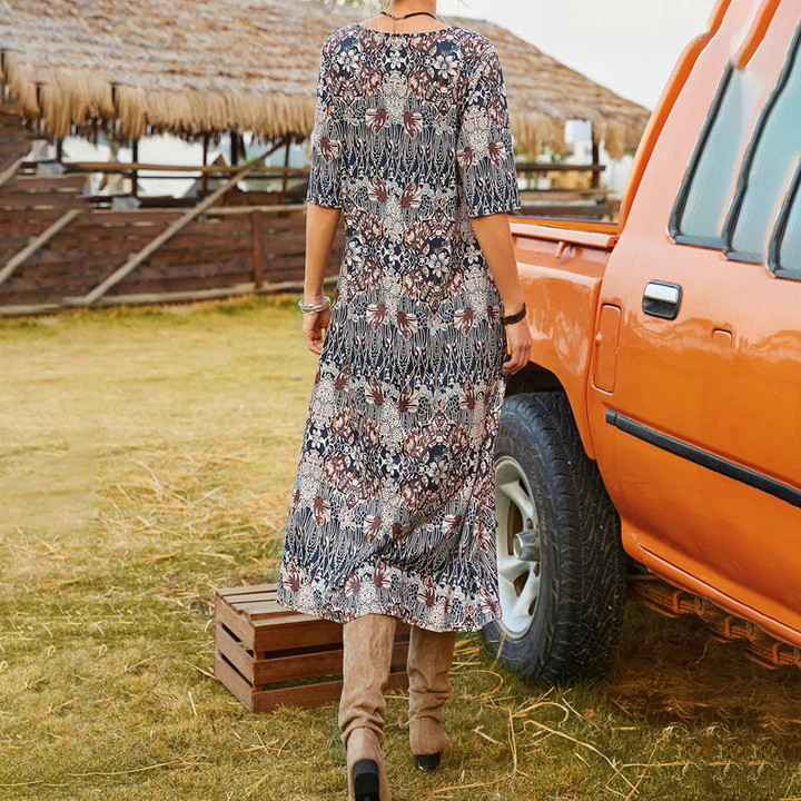 Elegante damesjurk met vintage uitstraling en bloemenmotief