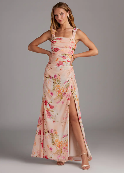 Elegante maxi jurk met vierkante halslijn en bladerenprint