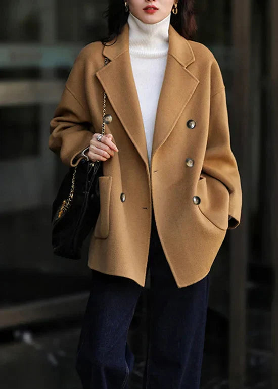 Stijlvolle Camel Coat met Peter Pan Kraag en Zakjes voor Herfstmode