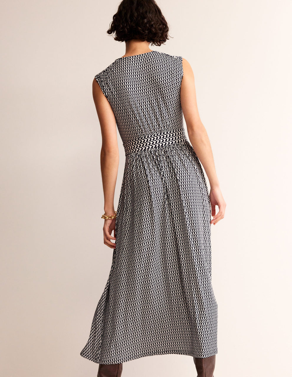 Mouwloze midi jurk met een casual uitstraling voor dagelijks gebruik