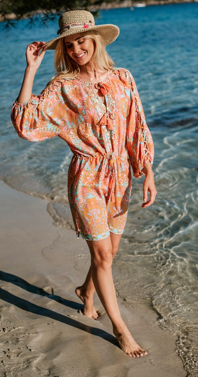 Korte tuniek met print lange wijde mouwen en een open halsdetail voor een boho uitstraling