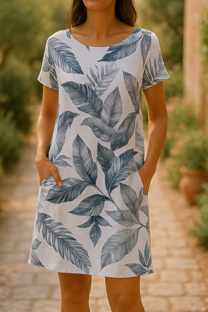 Korte elegante damesjurk met casual uitstraling en korte mouwen