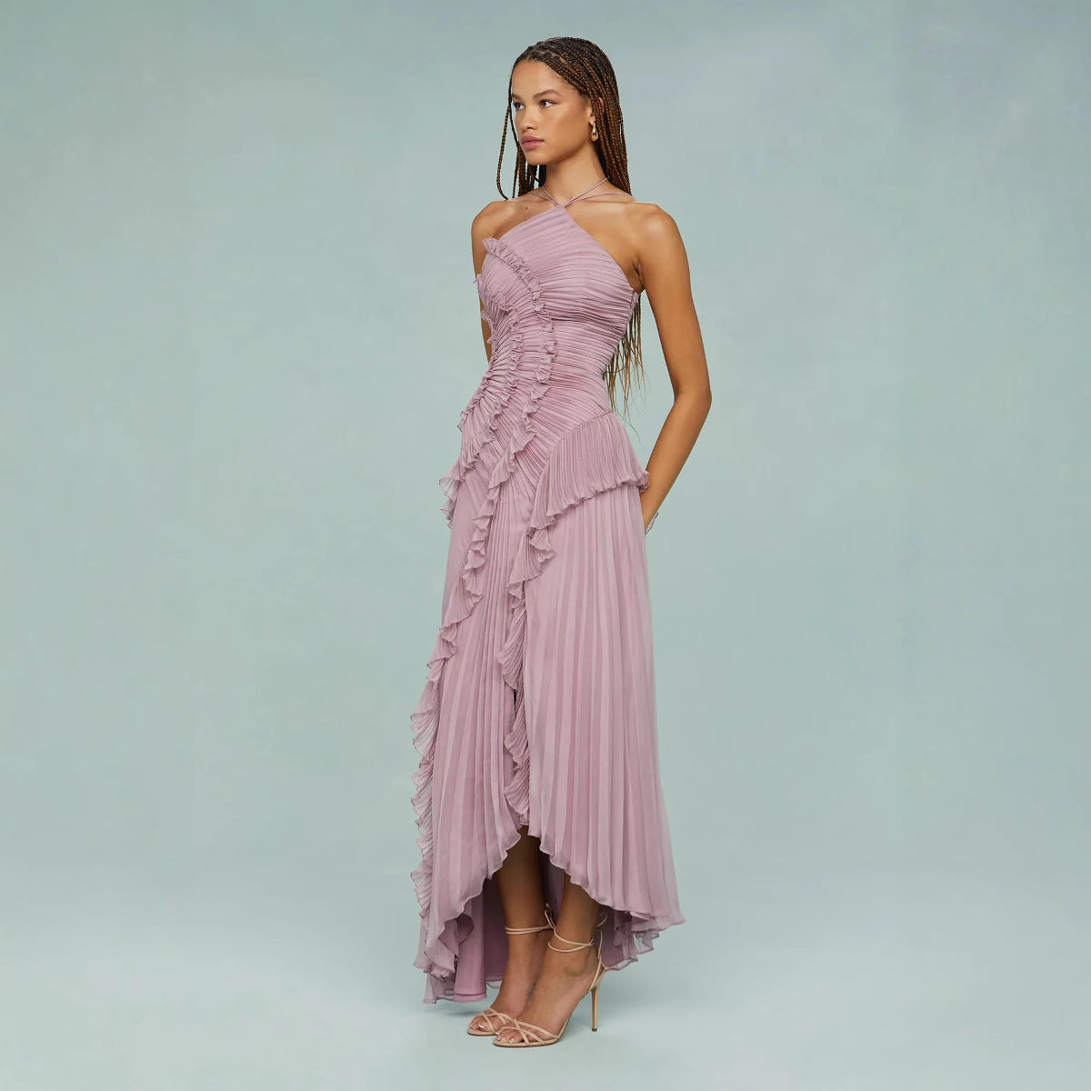 Elegante maxi halterjurk met plooien en speelse ruches