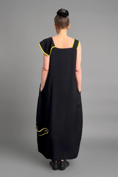 Maxi jurk met elegante uitstraling in losse avant-garde stijl