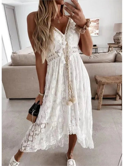 Lange elegante damesjurk met kanten details voor stranddagen en zomerse gelegenheden