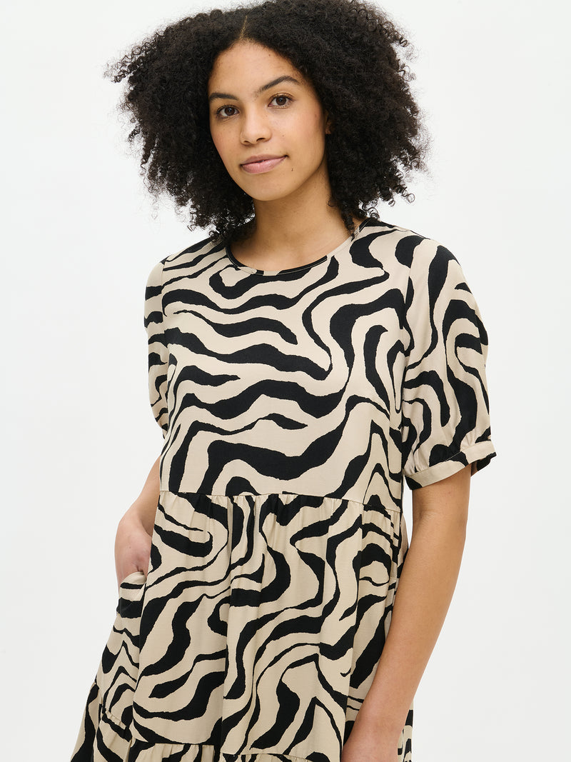 Casual midi jurk met dierenmotief en korte mouwen