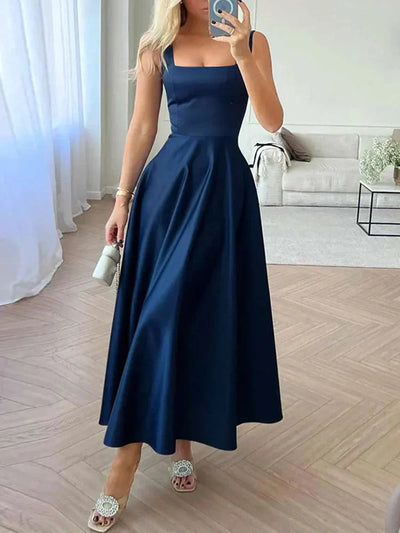 Elegante maxi jurk in A-lijn model met smalle bandjes