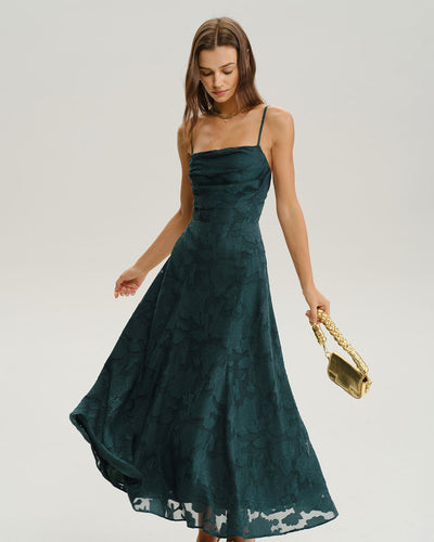 Maxi jurk met spaghettibandjes en elegante slip stijl