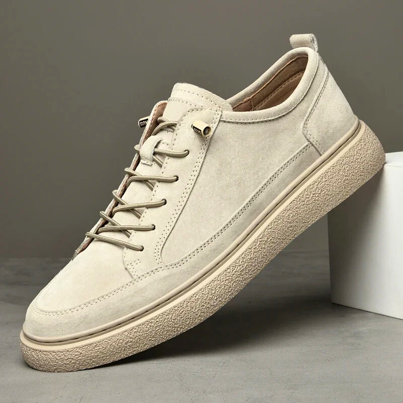 Herensneakers met een tijdloos ontwerp en een nonchalant uitstraling