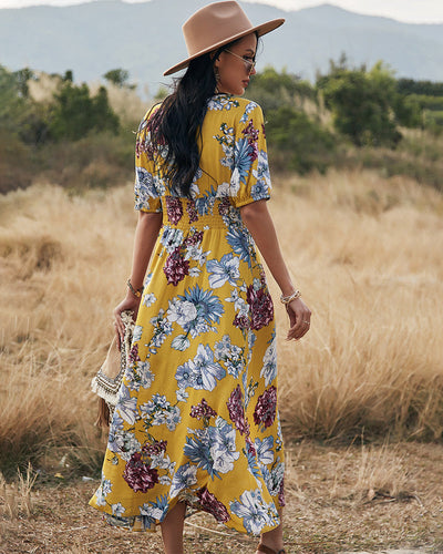 Luchtige zomerjurk met elegante halslijn en soepele pasvorm voor zonnige dagen