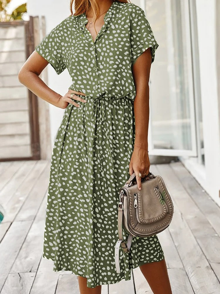 Stijlvolle dames midi jurk met korte mouwen voor zomerse dagen