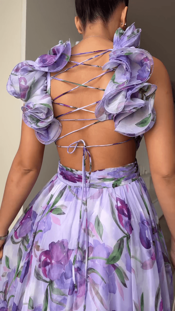 Maxi jurk met open rug en fijne bloemenmotieven in romantische stijl