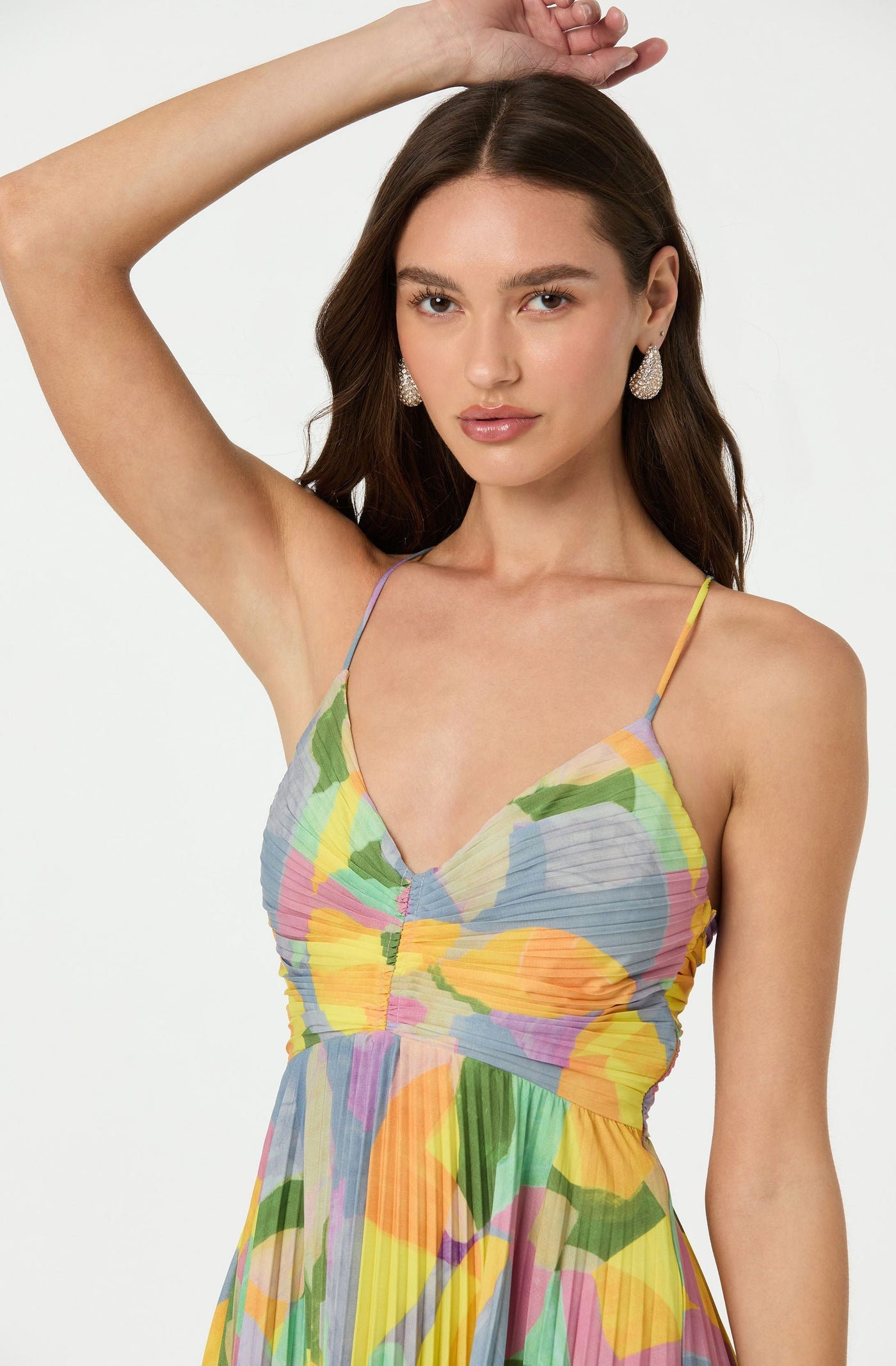 Plissé maxi-jurk met fijne bandjes en subtiele bloemenprint voor een elegante look