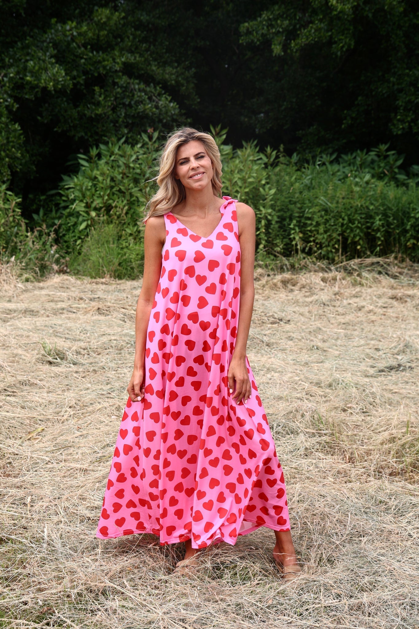 Moderne mouwloze maxi jurk met wijdvallend silhouet