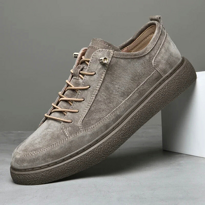 Herensneakers met een tijdloos ontwerp en een nonchalant uitstraling