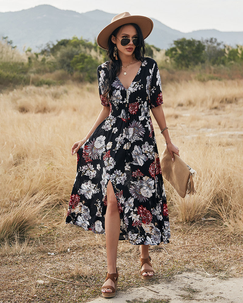 Luchtige zomerjurk met elegante halslijn en soepele pasvorm voor zonnige dagen