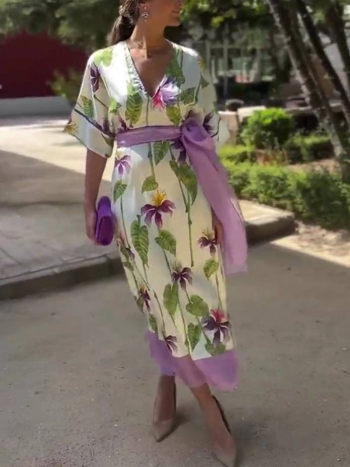 Midi-jurk met print en V-hals met bijpassende ceintuur voor een stijlvolle look