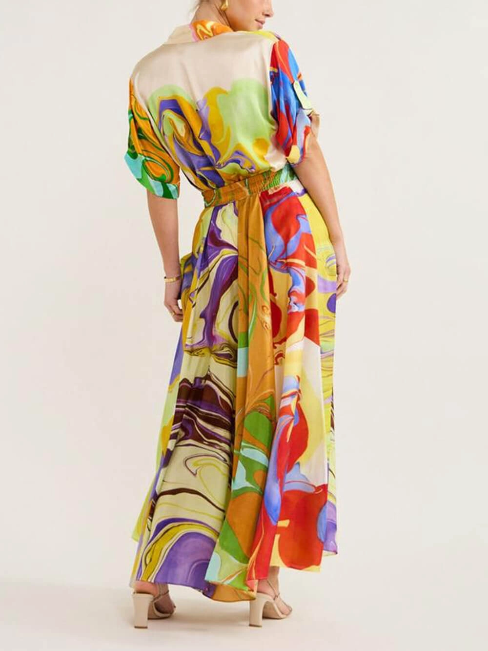 Tweedelig dames set met zomerse print bestaande uit blouse en maxi rok