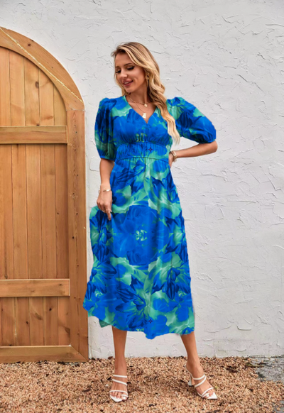 Elegante damesjurk in A-lijn met bloemenmotief en korte mouwen