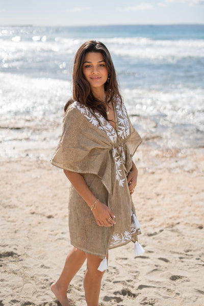 Stijlvolle strand kimono mini cape met striksluiting