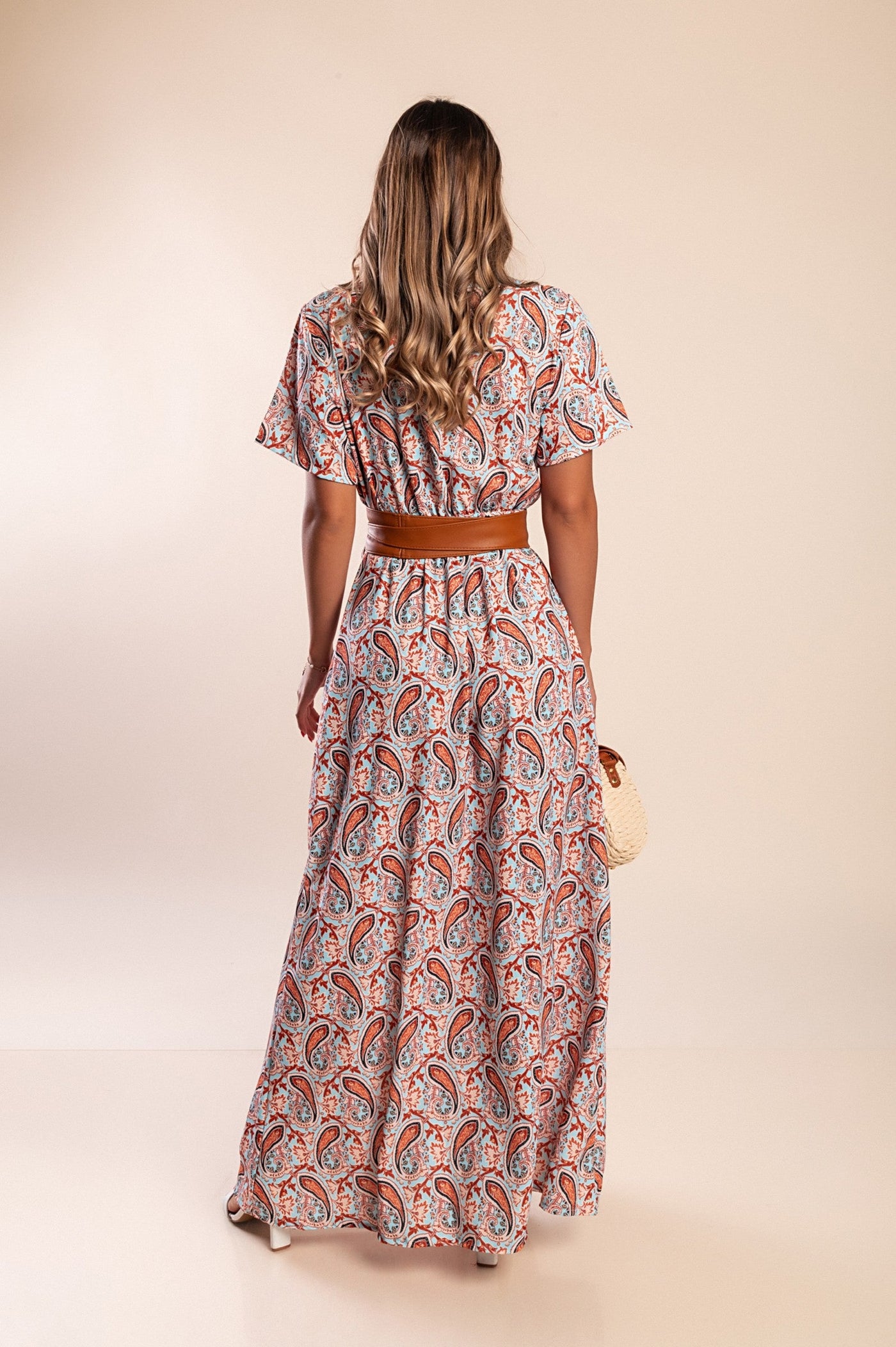 Lange jurk met korte mouwen en bohemien print voor een stijlvolle kijk