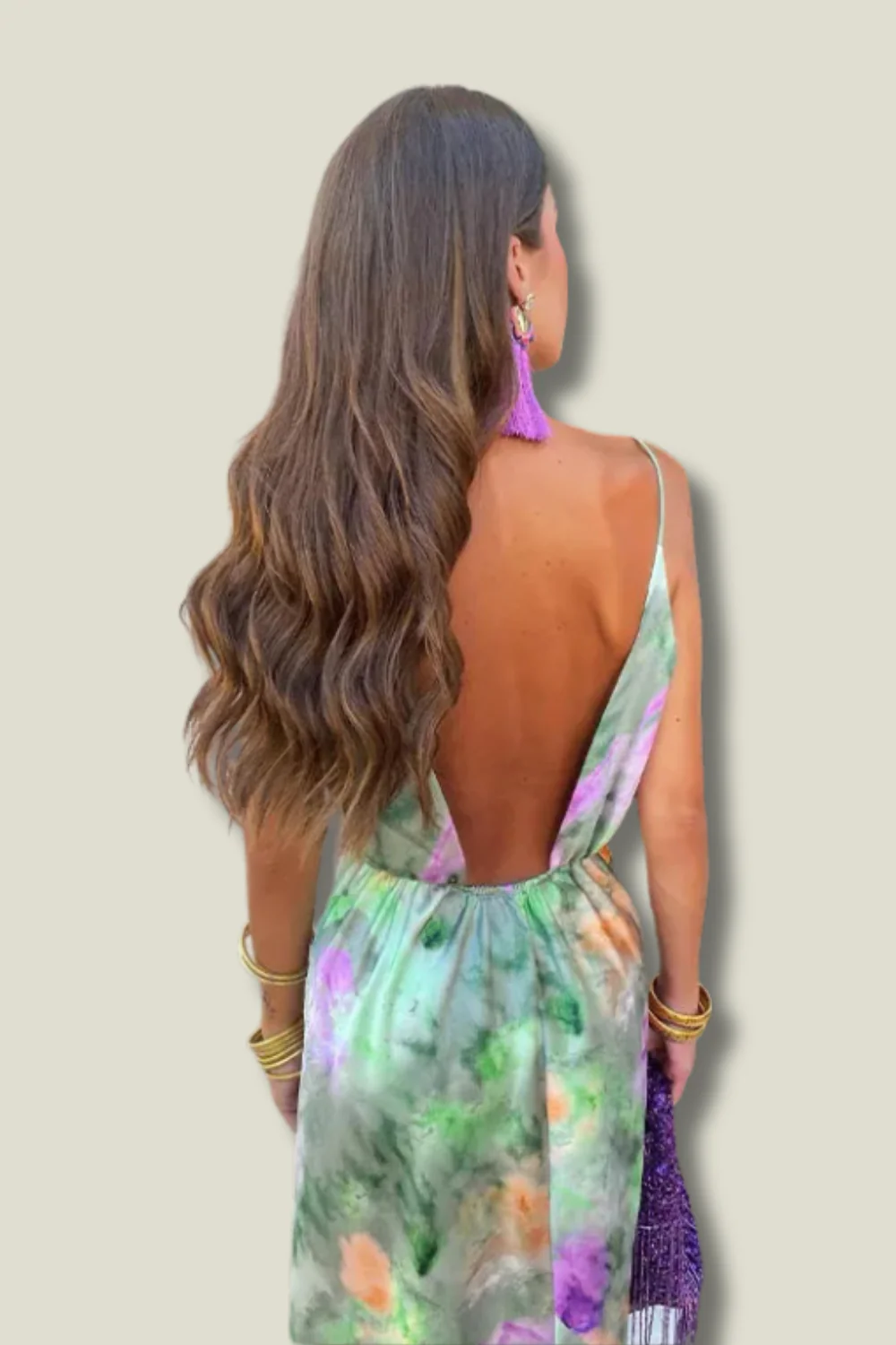 Elegante maxi jurk met smalle bandjes en open rug voor zomerse gelegenheden